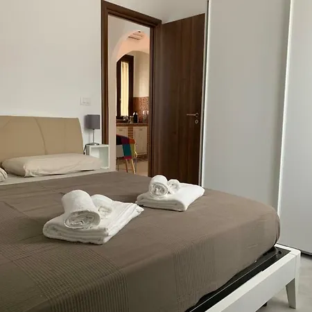 House Sea Ognina
