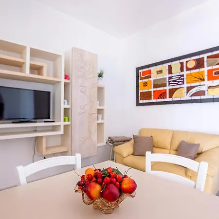 House Sea Ognina