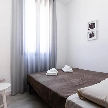 House Sea Ognina
