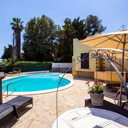House Sea Ognina